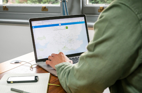A Customer Uses Their Laptop To Report A Leak On The Tw Site